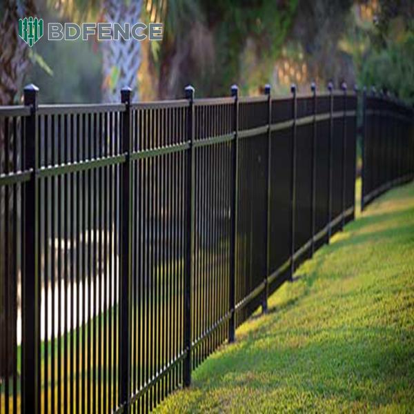 Safe Tubular Steel Fence Pet-Friendly