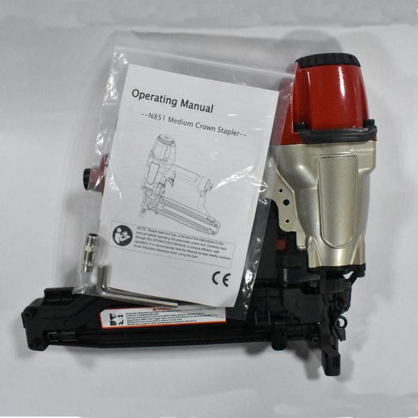 Lightweight Air Powered Staple Gun For Roofing Decking 1.05mm Nails Shank Diameter