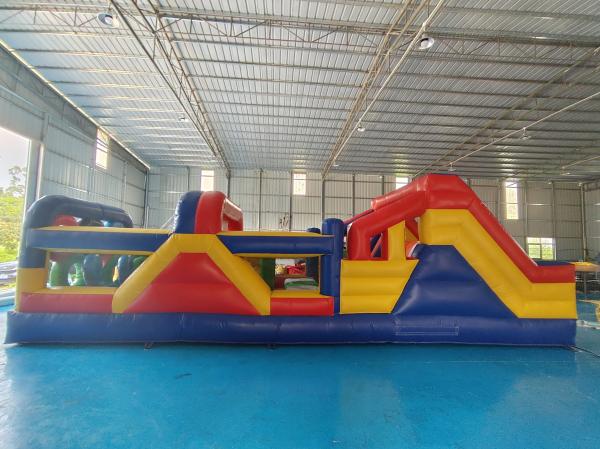 Étagère en PVC de qualité commerciale géant gonflable obstacle cours gonflable ville amusante pour l'extérieur