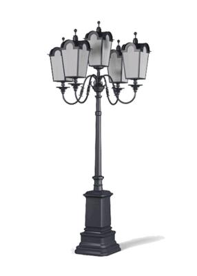 Decorative Square Shaped Cast Iron Light Post 3m - 10m Height Painting Surface