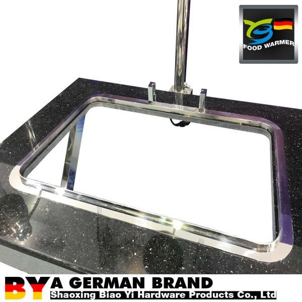 Совмещенный держатель в продолговатом ссаживая блюде с лампами жары в естественной каменной таблице с полкой