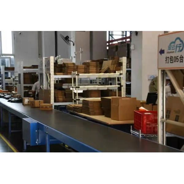 Juguetes para mascotas para juegos en interiores Juguetes de perro de color corduroy Forma de animal Plush Squeaky Chew Bite Resistente a los suministros