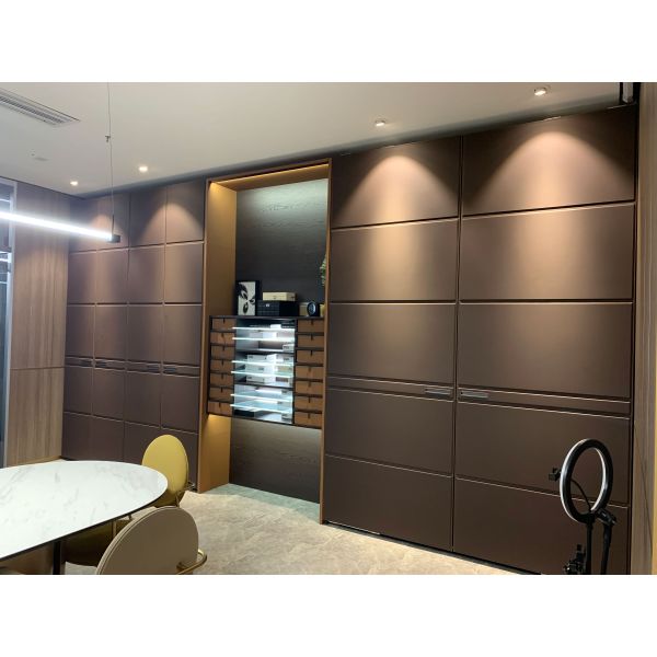 Modern Stylish Wardrobe Closet with Customized Size and Durable Design Ready to Ship