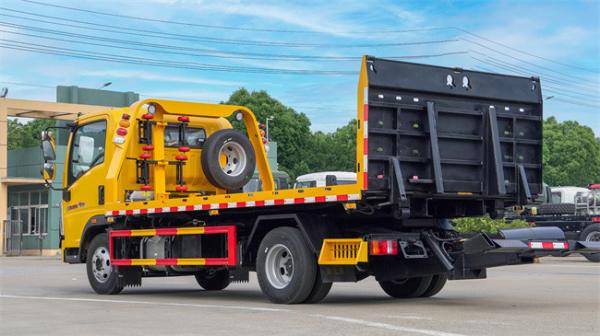 Howo Truck Price 4x2 4ton Universal Remote Control Tow Truck