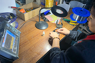 Le câble de fibre optique aérien composé OPGW 48/96 creuse le mode unitaire