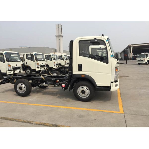 Construction Business Light Duty Commercial Trucks Hydraulically Operating