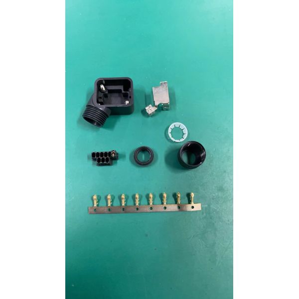 Yaskawa 9pin Servo Motor Connector with Silver and Gold Contact Plating for Industrial Automation and Crimp/Solder Termination