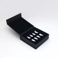 - Magnéte pour les ongles.