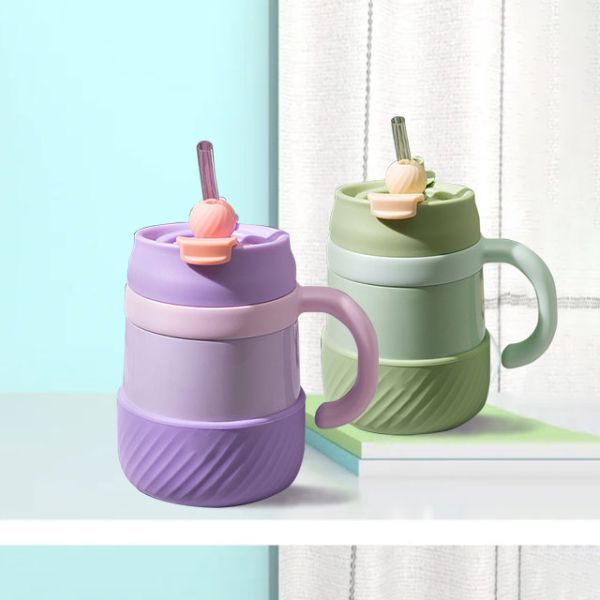 Functional and Fashionable Ladies' Large Capacity Straw Cup for All Your Drink Needs