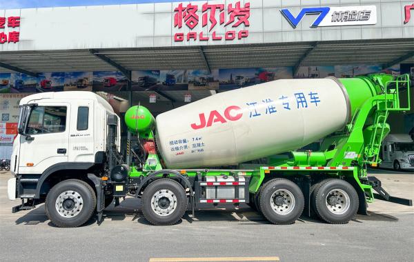 Camion malaxeur à béton Jianghuai Geerfa K5W 350 chevaux 8X4