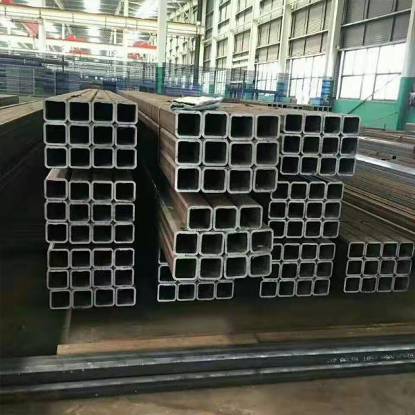 Hot Rolled Seamless Steel Pipes Q235 50mm Carbon Steel Seamless Square Pipe