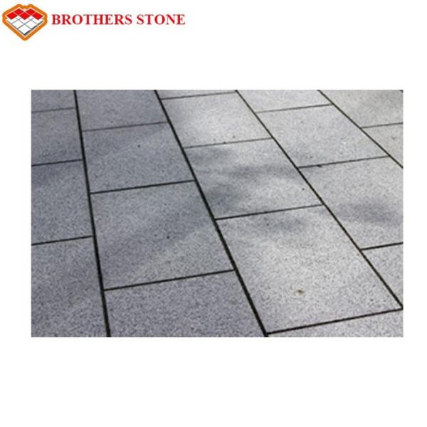 Indoor Decoration Flamed Granite Stone Slabs , Crystal White Granite G603 Slab