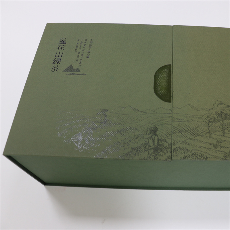 Green Christmas Tea Gift Box Festive Holiday Packaging Magnetic Closure Printed Paper Boxes