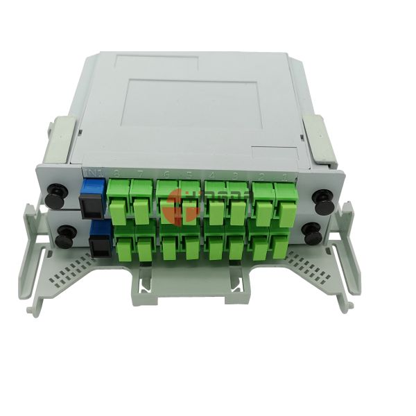IP65 Outdoor Fiber Optic Splitter Box Wall Mount 16 Cores 1x8 Coupler ABS PC Material