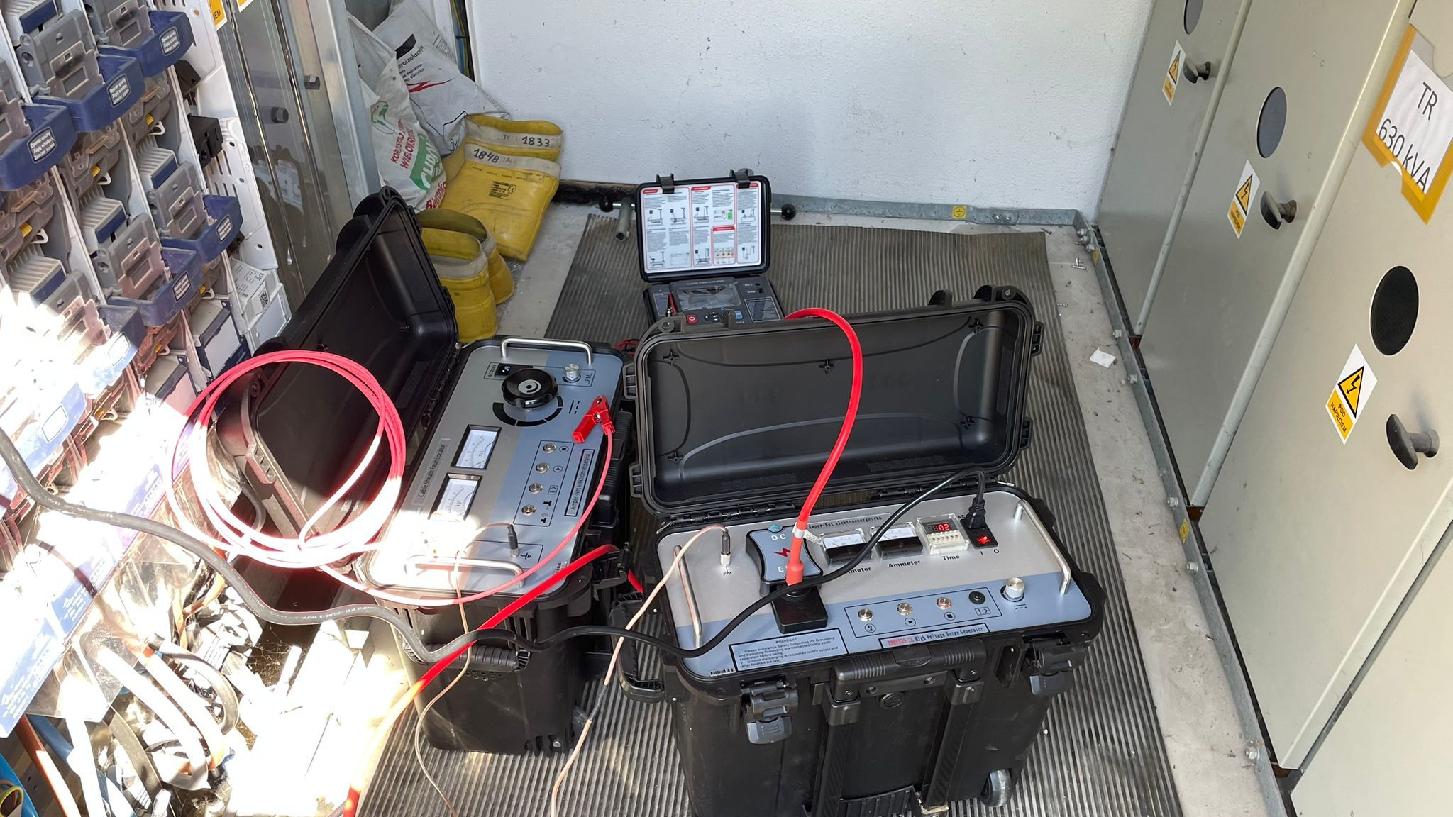 15kV DC Withstand Voltage Impulse High Voltage Surge Generator 8μF 900J Integrated Test System