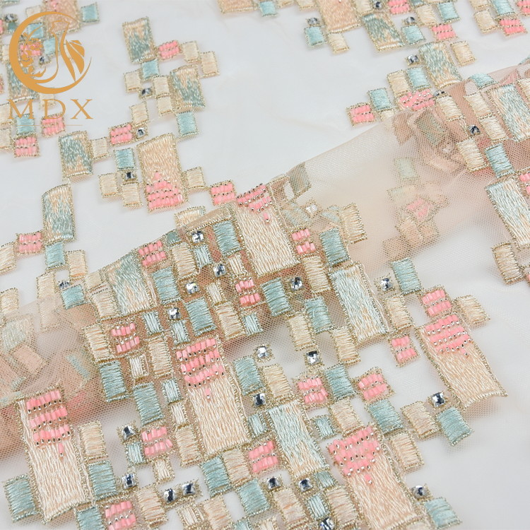 Тюль отбортовал вышитую ширину ткани 140cm шнурка подгонял со стразами