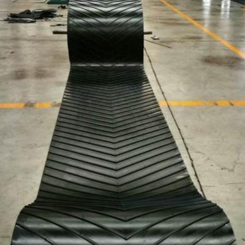 Herringbone Pattern Black Conveyor Belt 300-800mm Width for 0-40° Inclination Angle