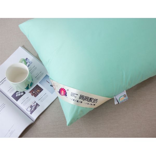 Hospital Hotel 48x74mm 40s Plain Dyed Polyester Fiber Pillow