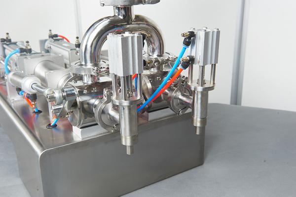 G2WTD Двухголовый жидкостной наполнитель для упаковки в деревянных чехлах для малой промышленности