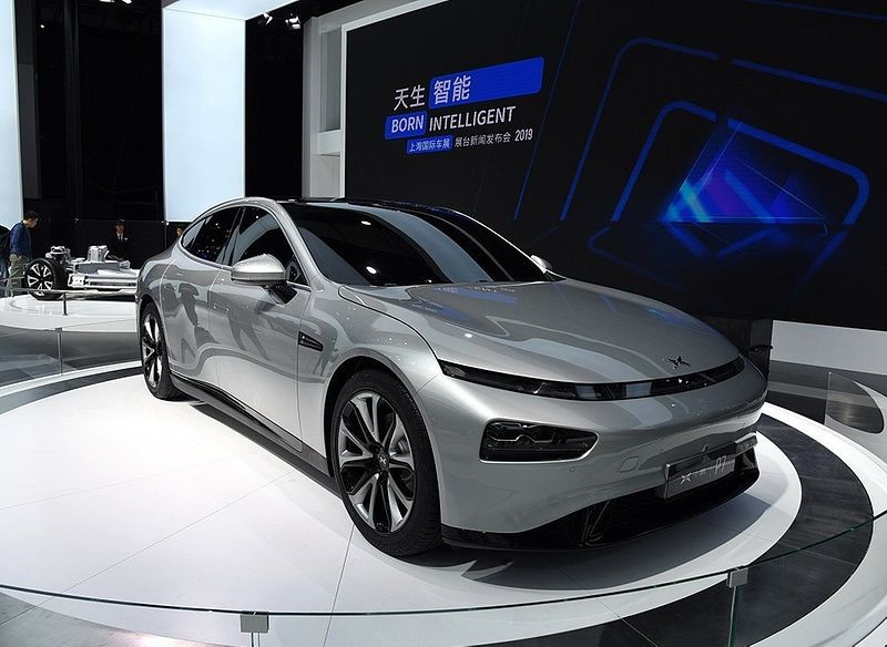 Автомобиль Xpeng P7 Nedc 2WD 4WD 480 умного лимузина электрический ряд 586 670 706km