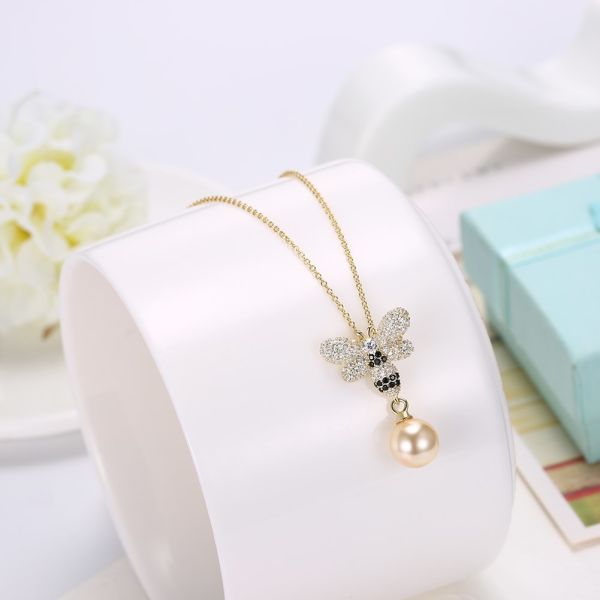 Ожерелья ювелирных изделий жемчуга 3.93g Кристл 0.27in бабочки ODM моды стерлинговые серебряные