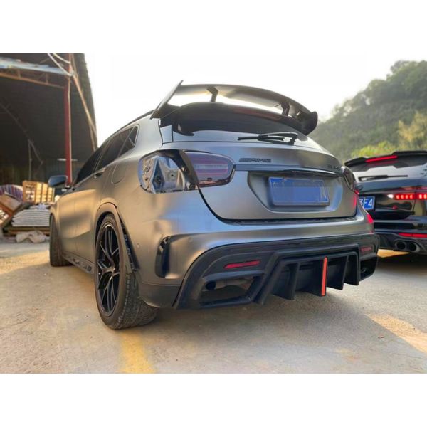 Vente à chaud GLA45 GLA260 X156 Carrosserie en fibres de carbone GLA45 Diffuseur arrière en fibres de carbone 2014-2019