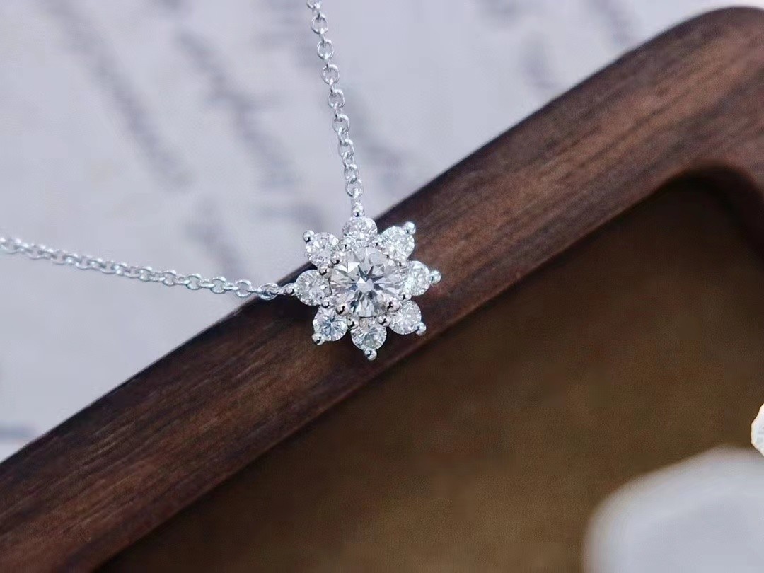 0.100kg Package Gross Weight 42cm Length Xinrui Lab Grown Diamonds CVD/Hpht Diamond Necklace
