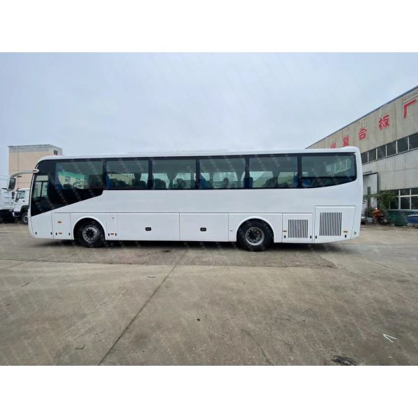 Manual Transmission Type 60 Seats Used Buses in India Yu Tong Luxury Bus AC Equipped