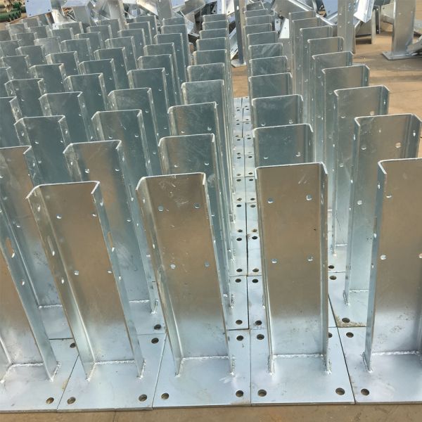 Hot Dipped Galvanized Flange Post for Hot Dip Galvanized Guardrail Part Barrier