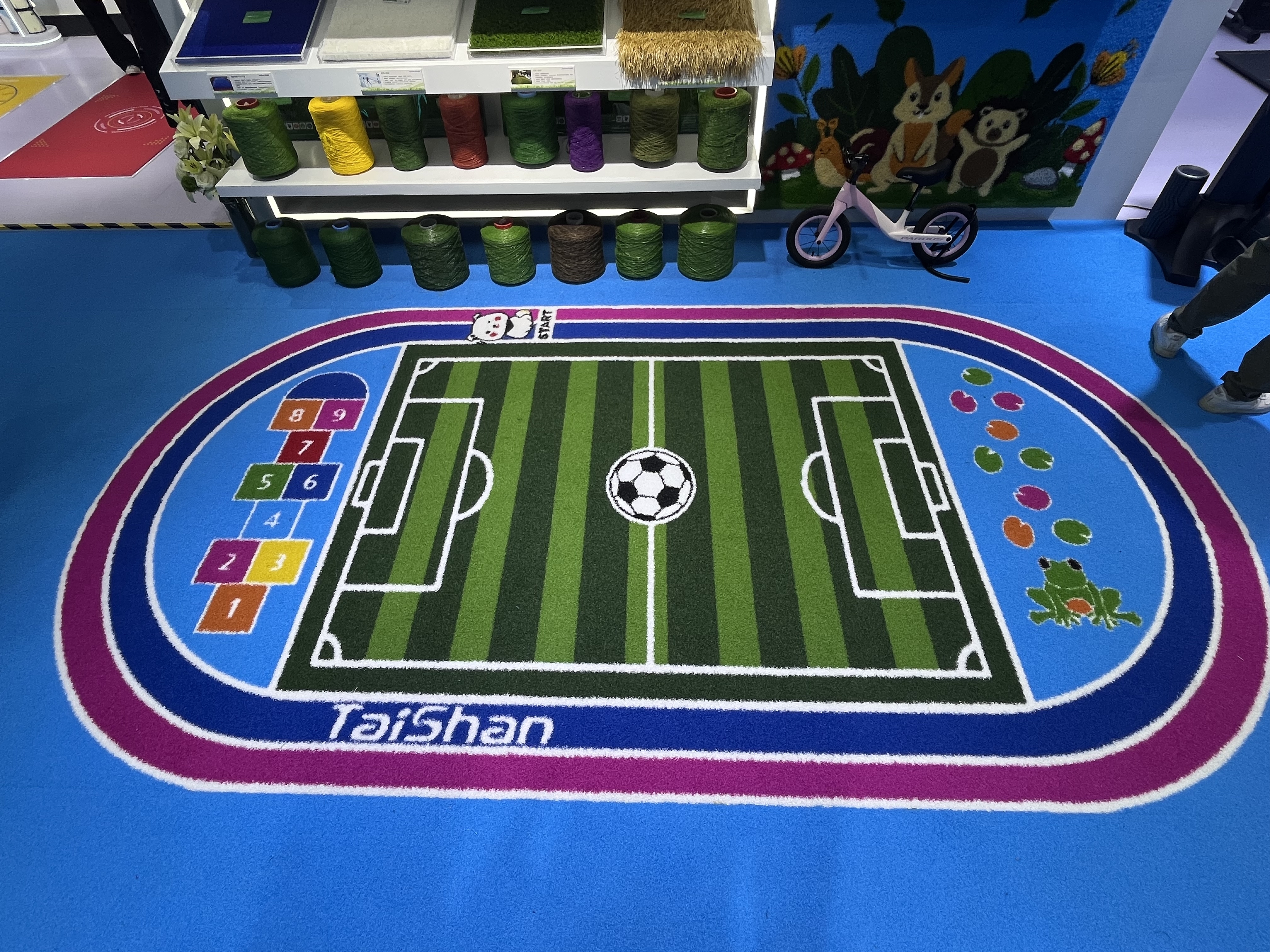 Customizable Specifications Mini Soccer Turf with Sports-Grade Artificial Football Pitch for Low Maintenance