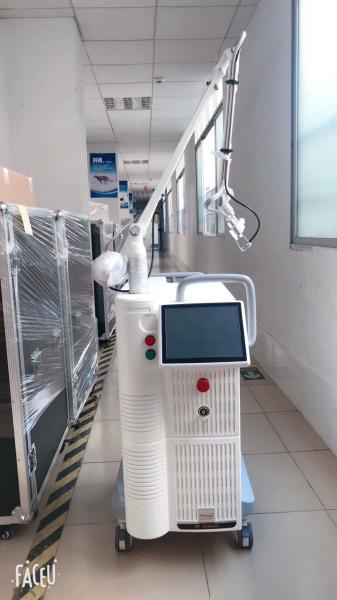 Vertical Fractional co2 Laser Beauty Machine For Freckle Stretch Mark Skin Mole Acne Scar Removal Vaginal Tightening