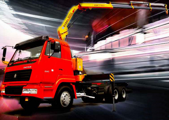 High Efficiency 5 Ton Light Truck Loader Crane , Knuckle Cargo Crane Truck