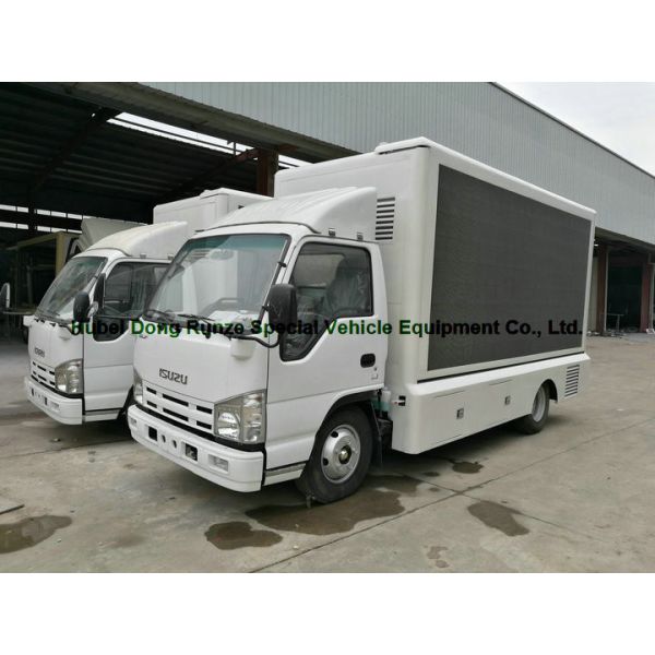 ISUZU LED Display Mobile Advertising Trucks , Full Color LED Screen Truck