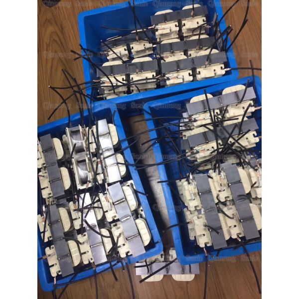 Сваривая ультразвуковое оборудование металла