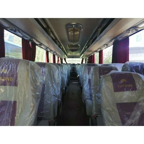 O motor traseiro usado dos assentos da condução à direita 55 do tipo ZK6127 de Yutong do ônibus de excursão usou o treinador Bus Double Doors