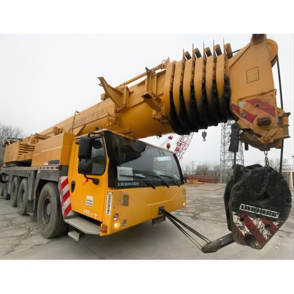 Liebherr LTM1200-5.1 (200-ton) all-terrain crane, 2016Model