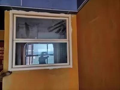 Defender Beachfront Folding Window Resisting Sand Abrasion and Saltwater Degradation