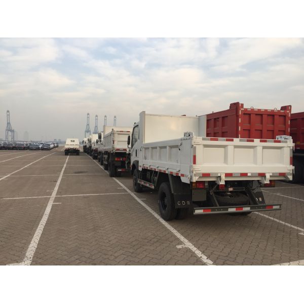 Single Cabin Sinotruk 3T 4x2 Light Dump Truck With Cargo Box White Color