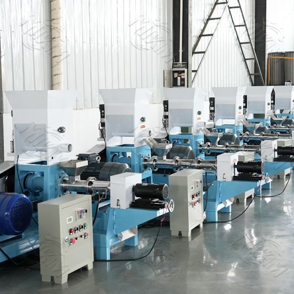 300kg/h Diesel Philippines Pellets small floating fish feed making machine dog food extruder machine Price for Sale
