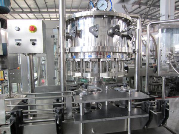 Small Carbonated Drink Filling Machine , Aerated Water Soda Bottling Equipment
