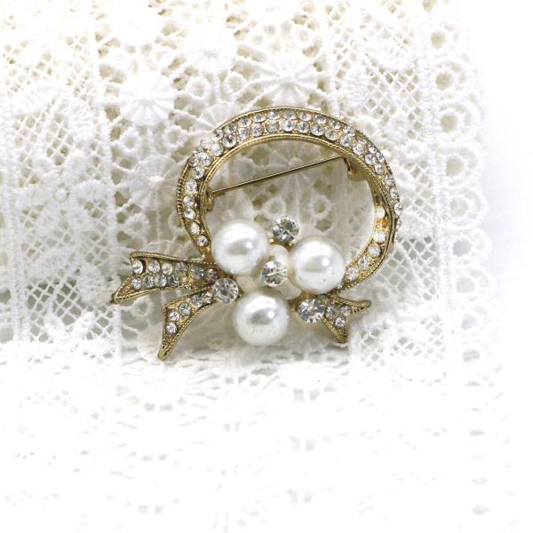 Round women's bow tie brooch , Pearl And Diamond Brooch for Clothing