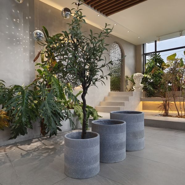 Planta de fibra de arcilla D300*H270 con agujeros de drenaje