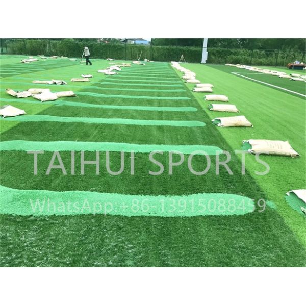 Безопасный газон резиновый наполнитель Экологически чистые гранулы искусственной травы сертифицированные FIFA