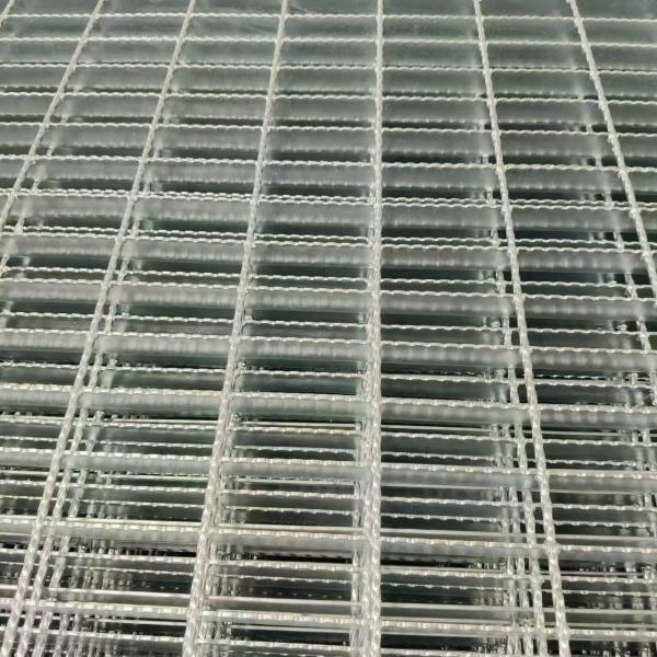 Easy-Clean Steel Gratings: Hygienic and Low-Maintenance Solution