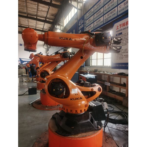 Kuka KR270 R2700 Robot de palettisation industriel ultra utilisé KUKA 270 kg Charge utile 2700 mm Robot de soudage à point de portée