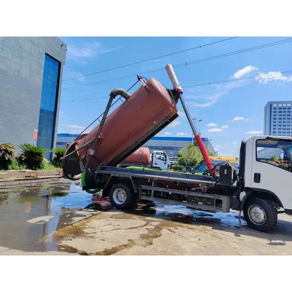 Isuzu 4X2 Septic Tank Suction Truck, 4-Cube Vacuum Sewage Truck, Sewage Tank Truck, Sewer Jet Truck, Vacuum Sewage Truck Manufacturer