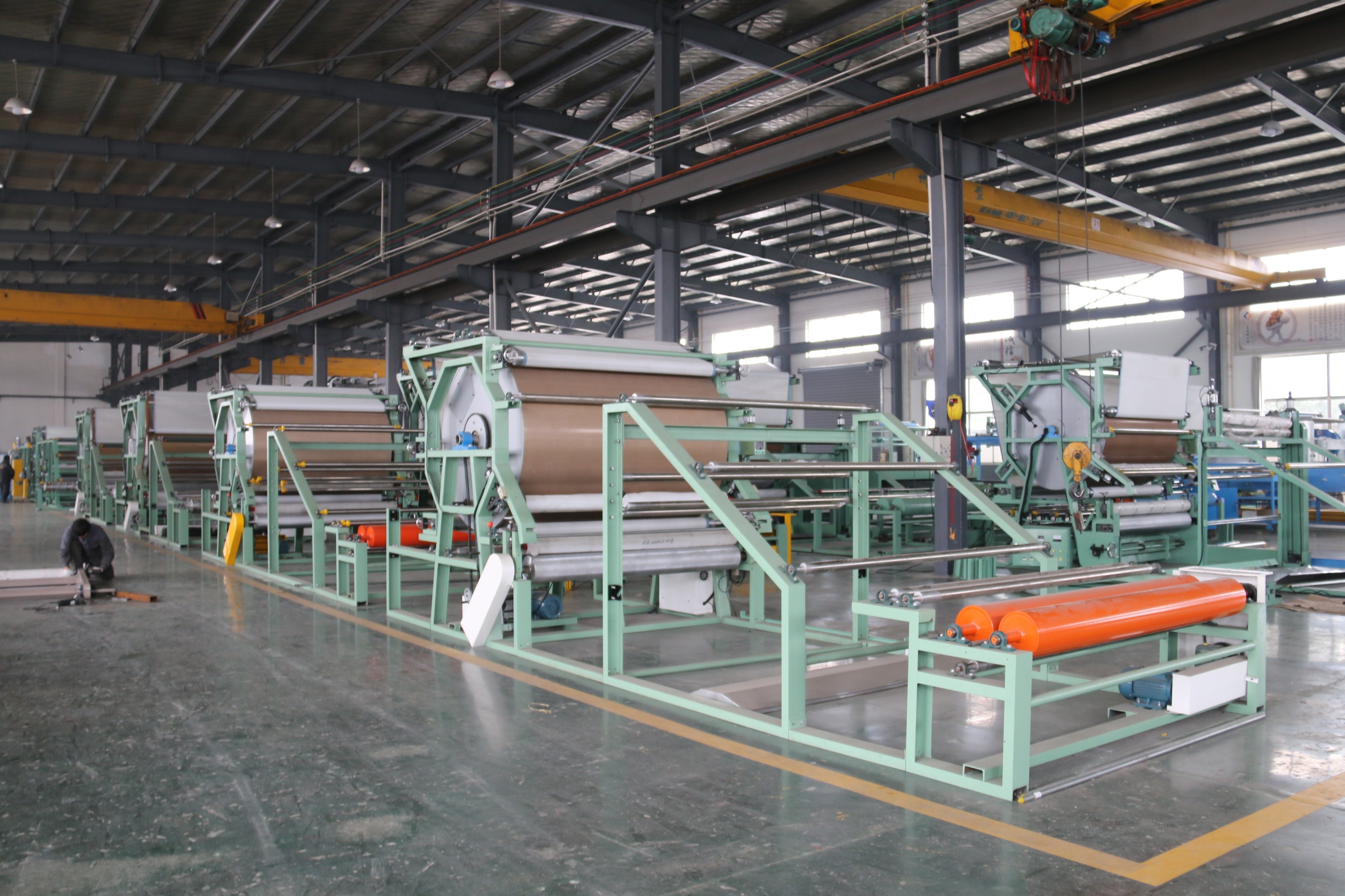 Автоматическая изоляционная ламинирующая машина для стеновой ткани с ютом в диапазоне 380 В / 50 Гц