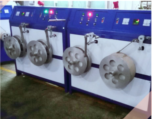 Полуавтоматическая PP упаковка ремня обмотка ремня обмотка двойной станции ремня обмотка