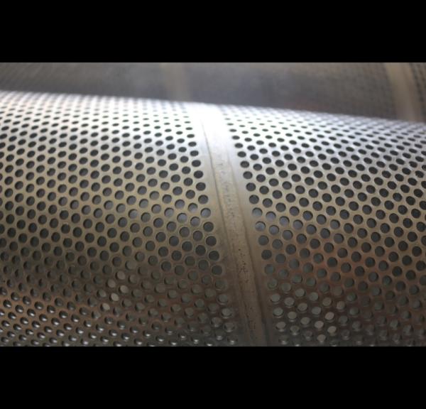 Surface Polished Perforated Metal Tube , 316L 409 Perforated Round Tubing