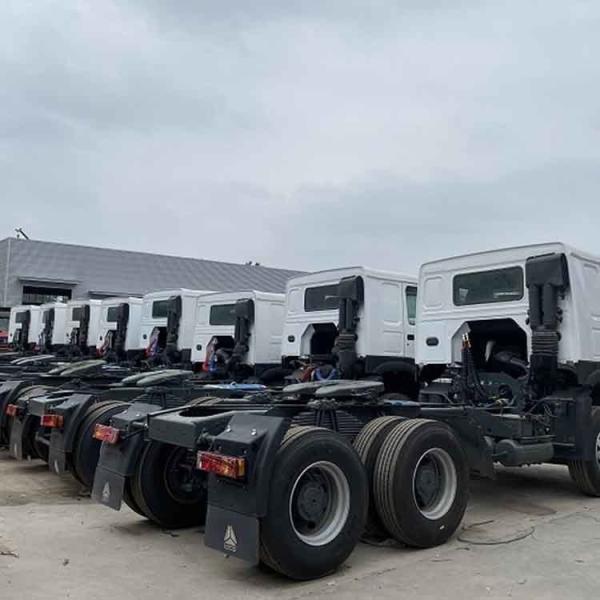 Sinotruk Howo Tractor Head with Rich Experience and 6800 kg Gross Vehicle Weight